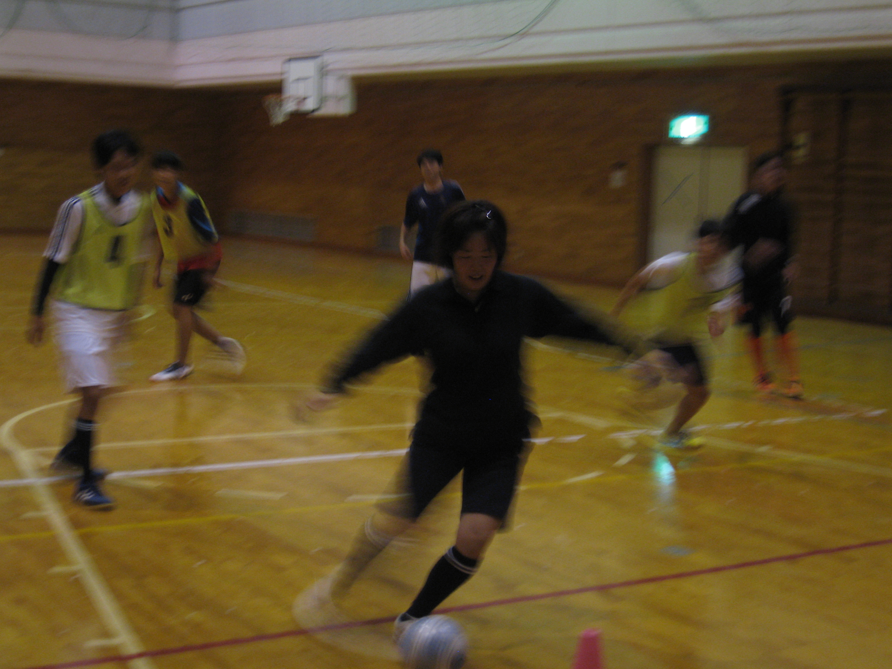 ミックスフットサルチーム ｍａｃ活動中 藤井看板とサッカー